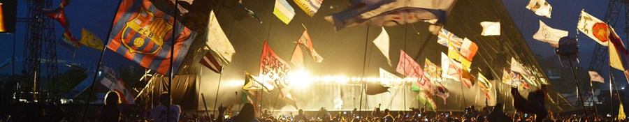 glastonbury-festival-flags