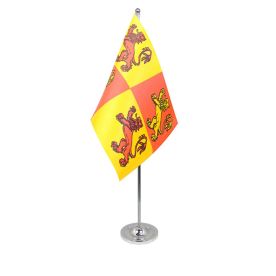 Owain Glyndwr table flag satin