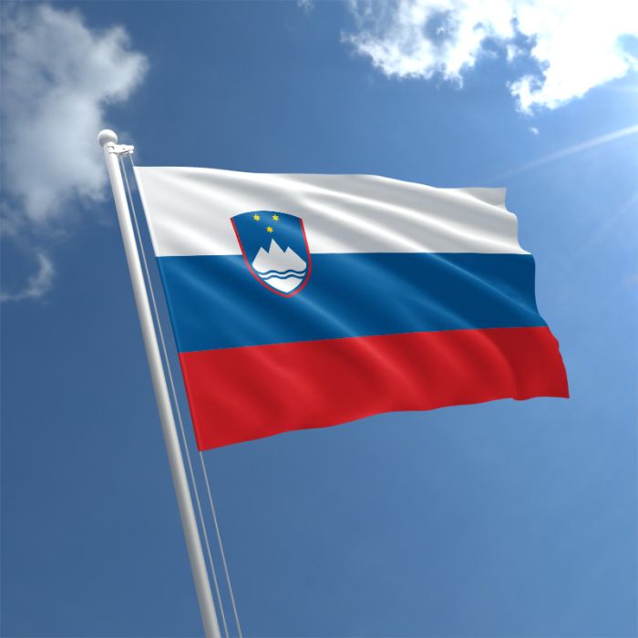SLOVENIA SLOVENIAN FLAG  3 x 2 BRAND NEW EYELETS POLYESTER POST FREE IN UK 